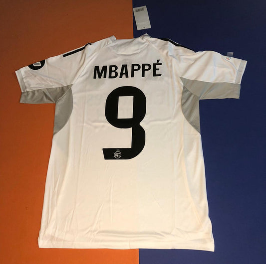 Real Madrid home Mbappe 9 kit
